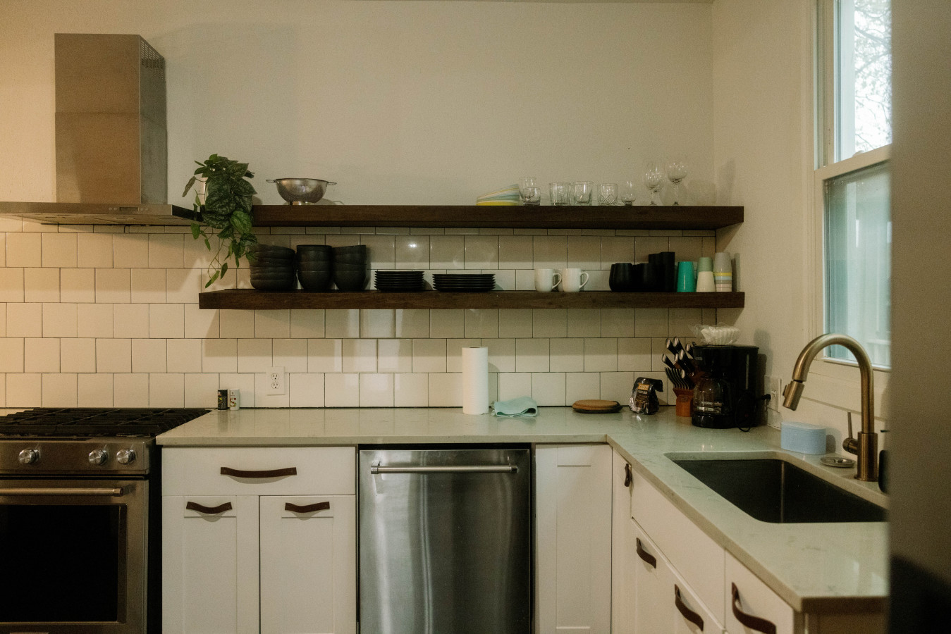 7br-*-fire-pit-*-huge-private-backyard-and-patio/