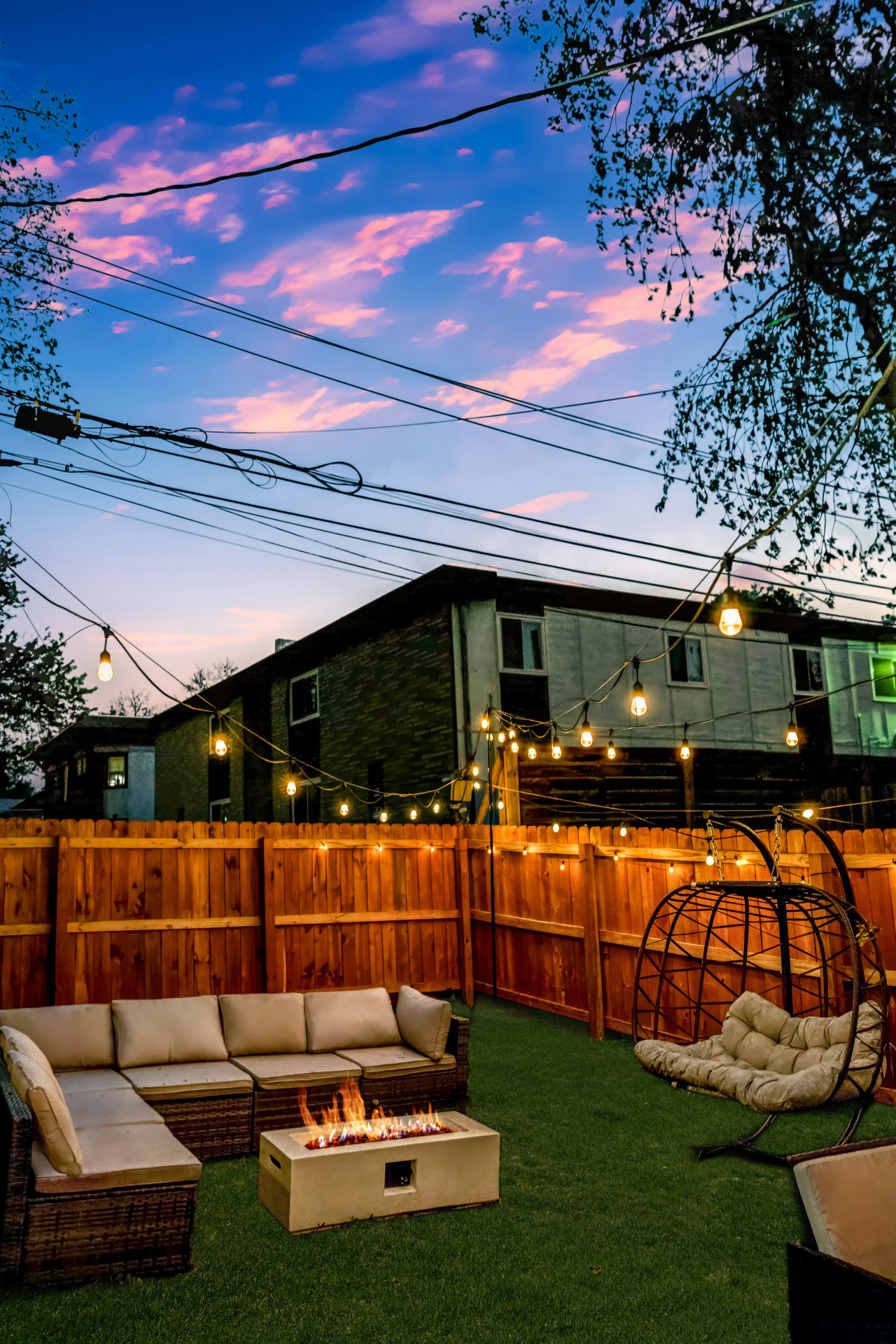 7br-*-fire-pit-*-huge-private-backyard-and-patio/