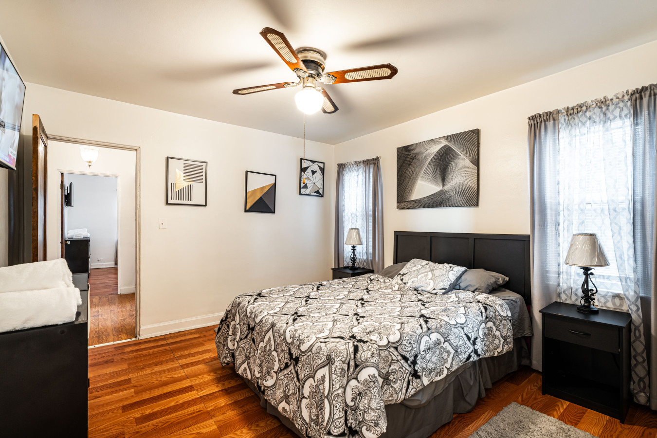 charming-6br-home-in-milwaukee's-historic-district/