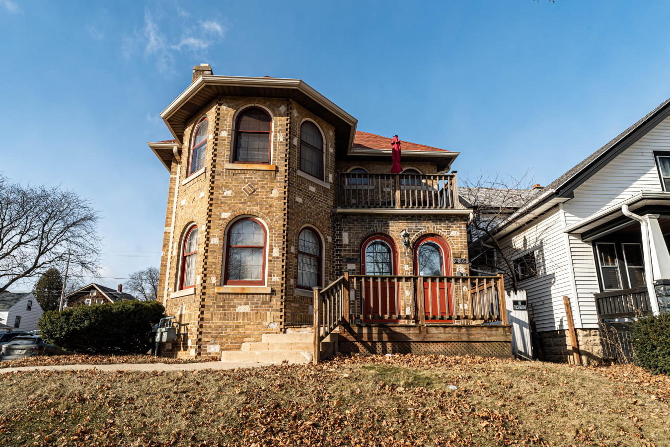 charming-6br-home-in-milwaukee's-historic-district/