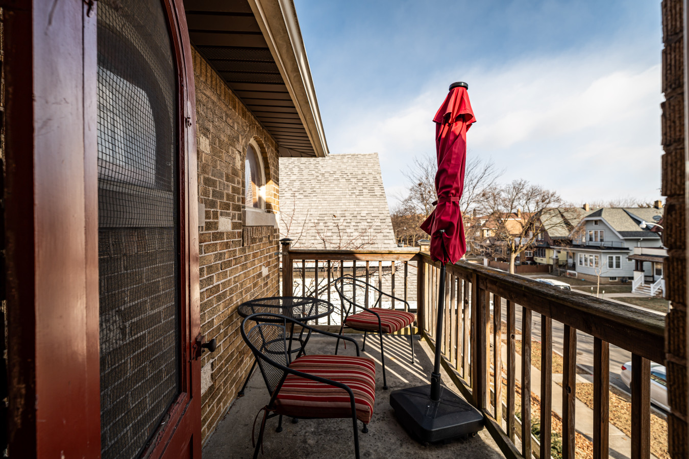 charming-6br-home-in-milwaukee's-historic-district/