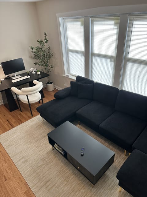 Sleeps 4 • Stylish Stay with Workspace