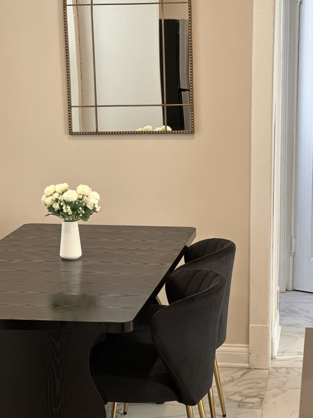 sleeps-4-*-stylish-stay-with-workspace/