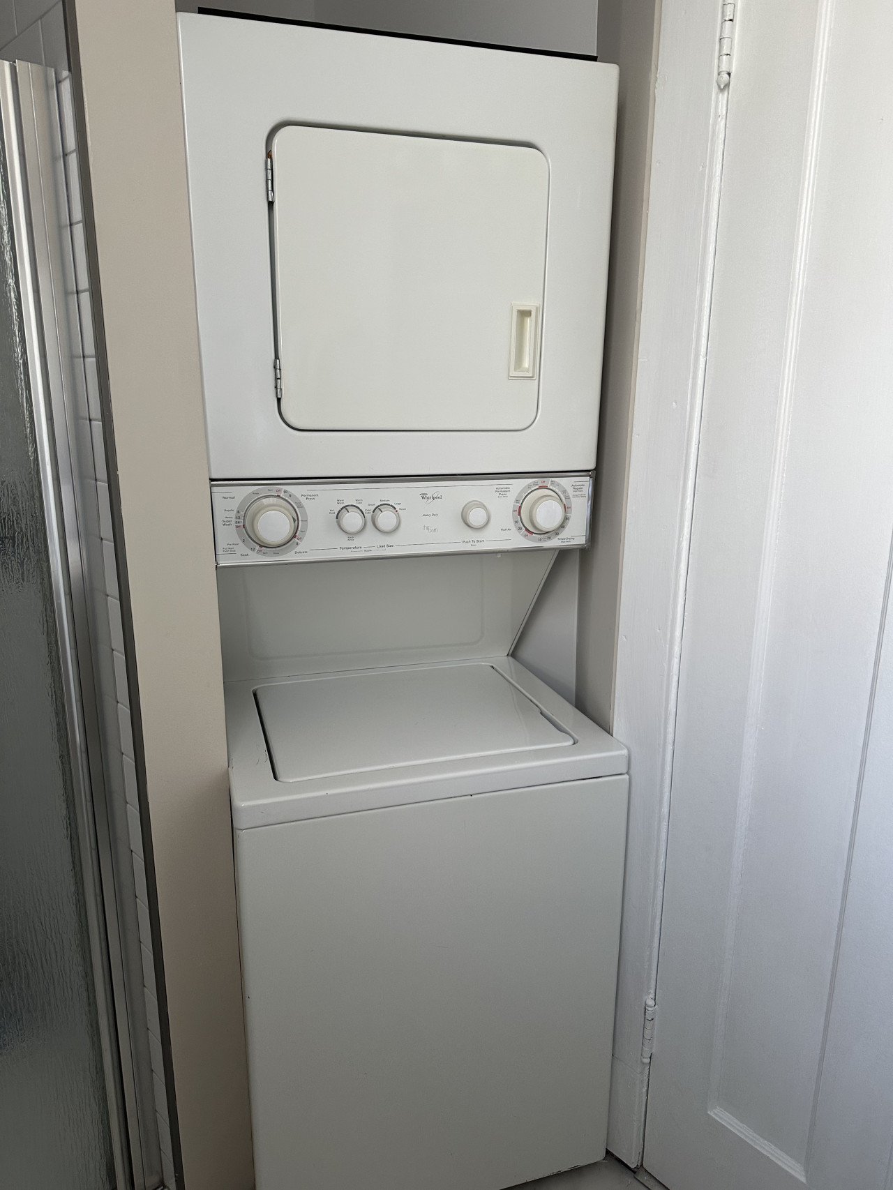 sleeps-4-*-stylish-stay-with-workspace/