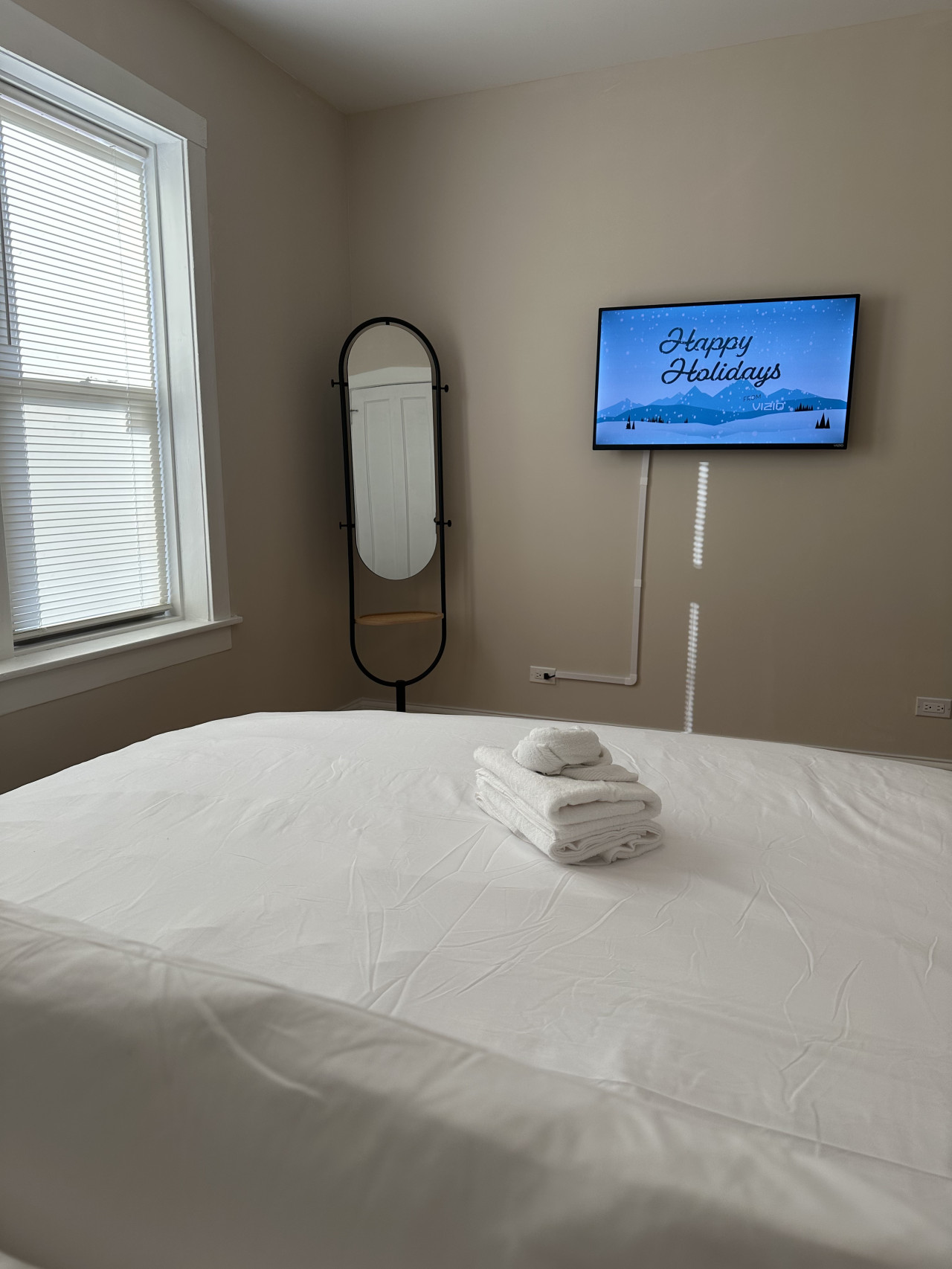 sleeps-4-*-stylish-stay-with-workspace/