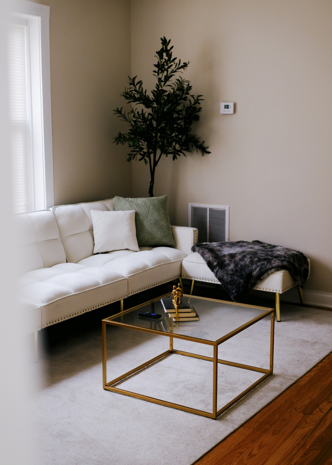 sleeps-4-*-new-modern-1br-*-workspace/