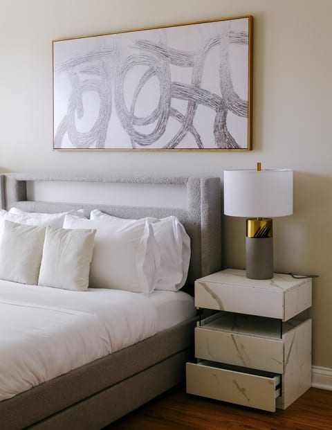 Sleeps 7 • Huge Projector • Designated Workspace