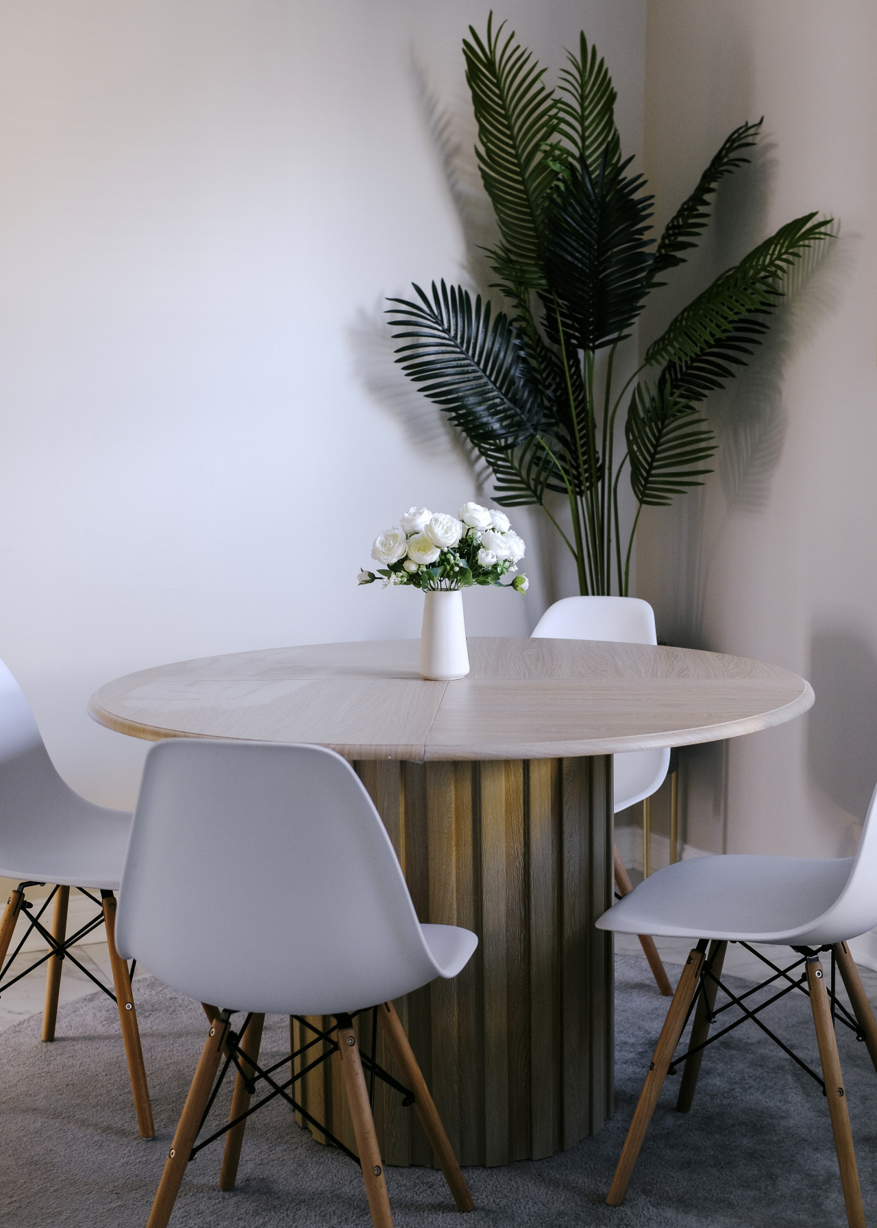 sleeps-7-*-huge-projector-*-designated-workspace/