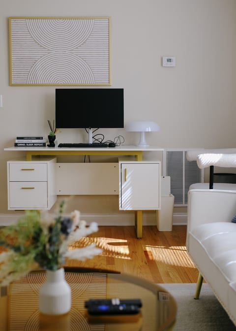 Sleeps 7 • Huge Projector • Designated Workspace