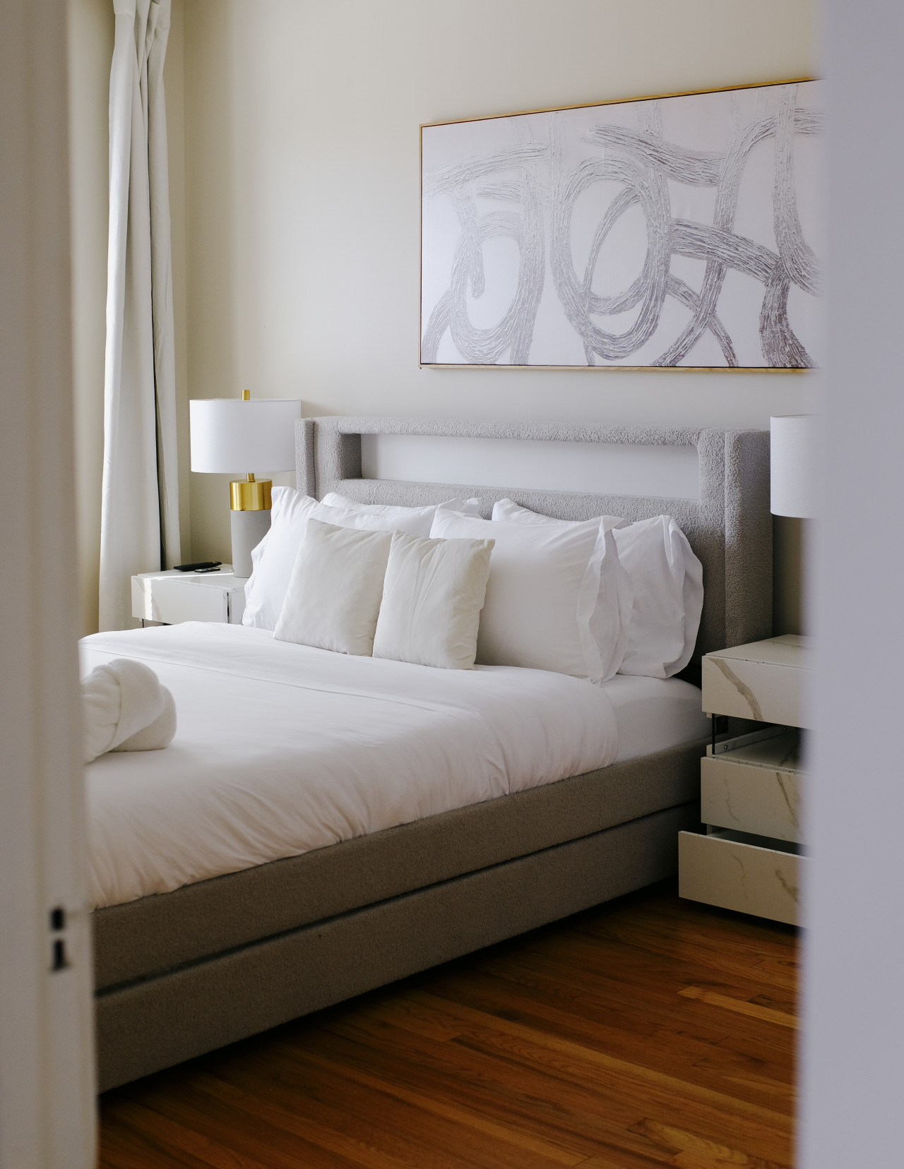 sleeps-7-*-huge-projector-*-designated-workspace/