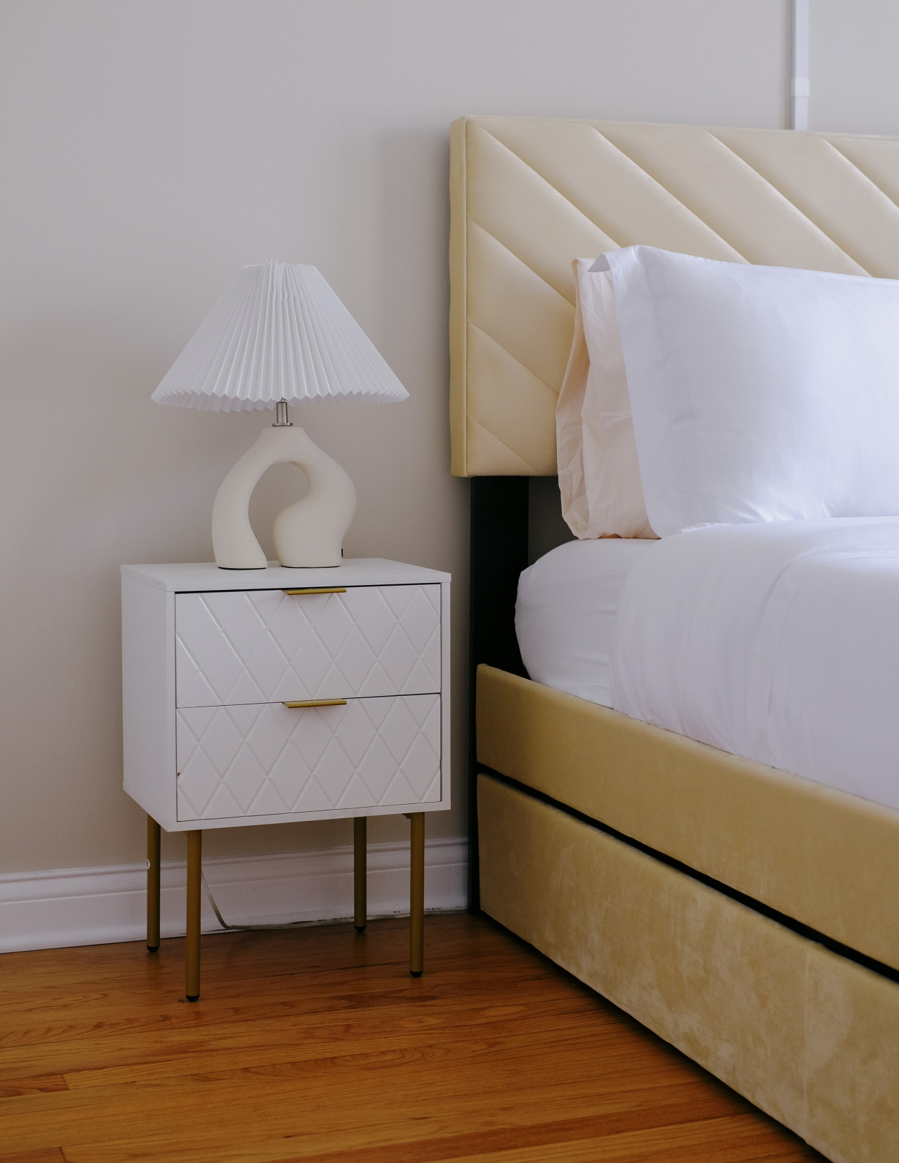 sleeps-7-*-huge-projector-*-designated-workspace/