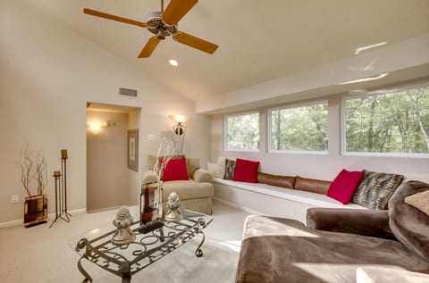 Woodlands Escape: 3BR Texas Retreat w/ Forest View