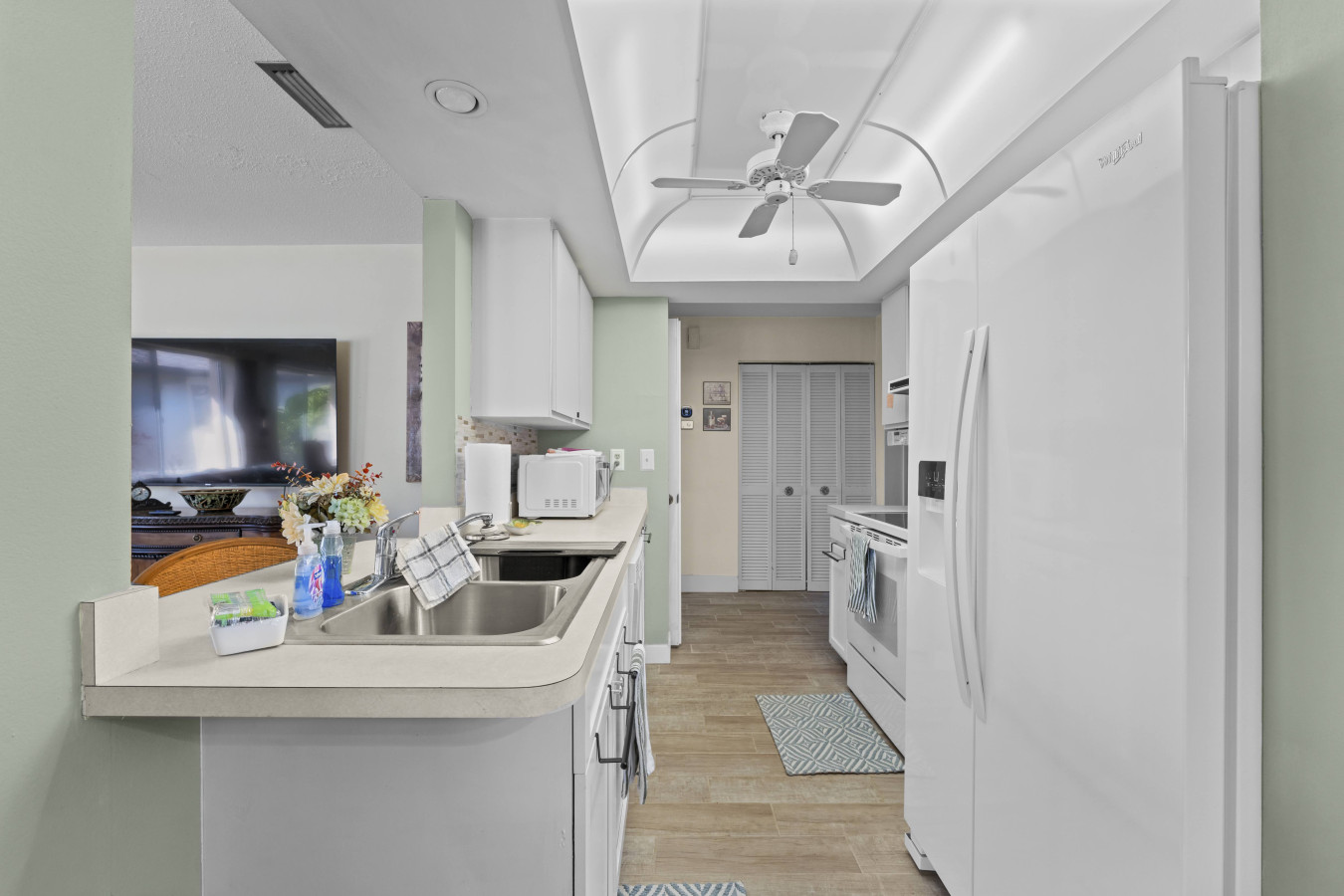 Waterfront •  Canal View • Games • King Bed - Port Charlotte