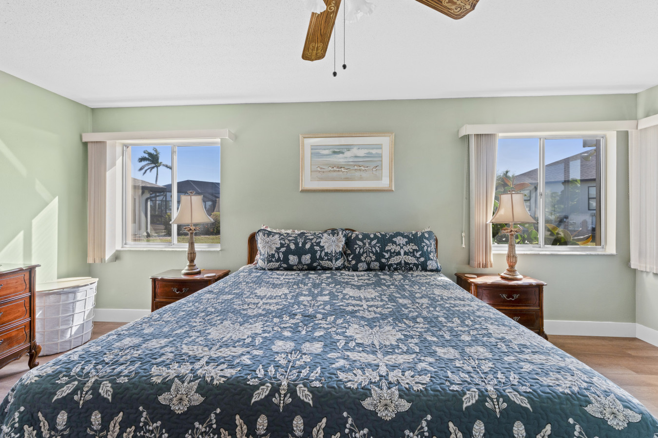 Waterfront •  Canal View • Games • King Bed - Port Charlotte