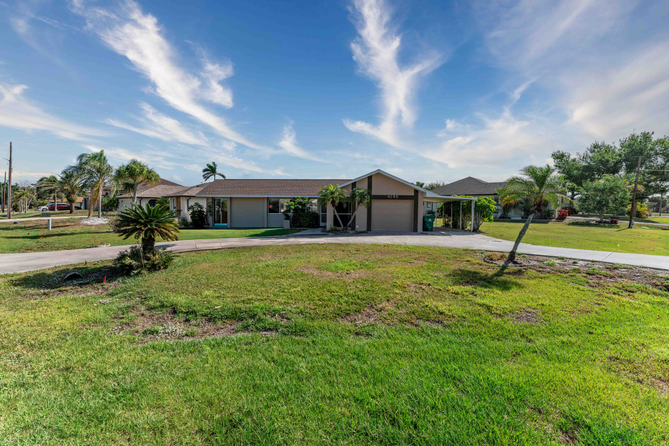 Waterfront •  Canal View • Games • King Bed - Port Charlotte