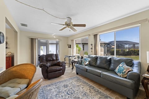 Waterfront • Canal View • Games • King Bed