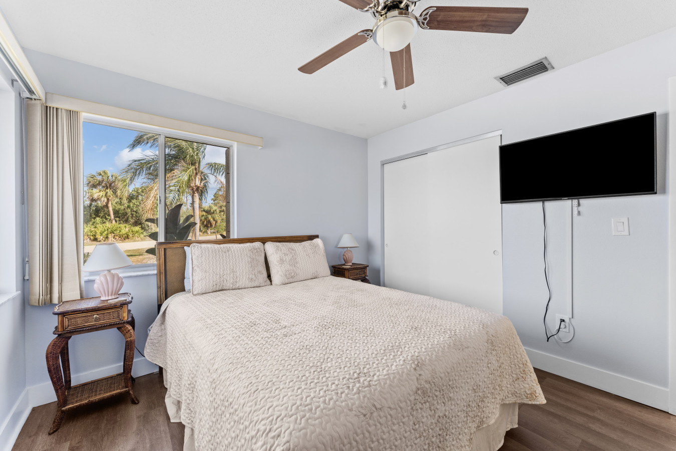 Waterfront •  Canal View • Games • King Bed - Port Charlotte