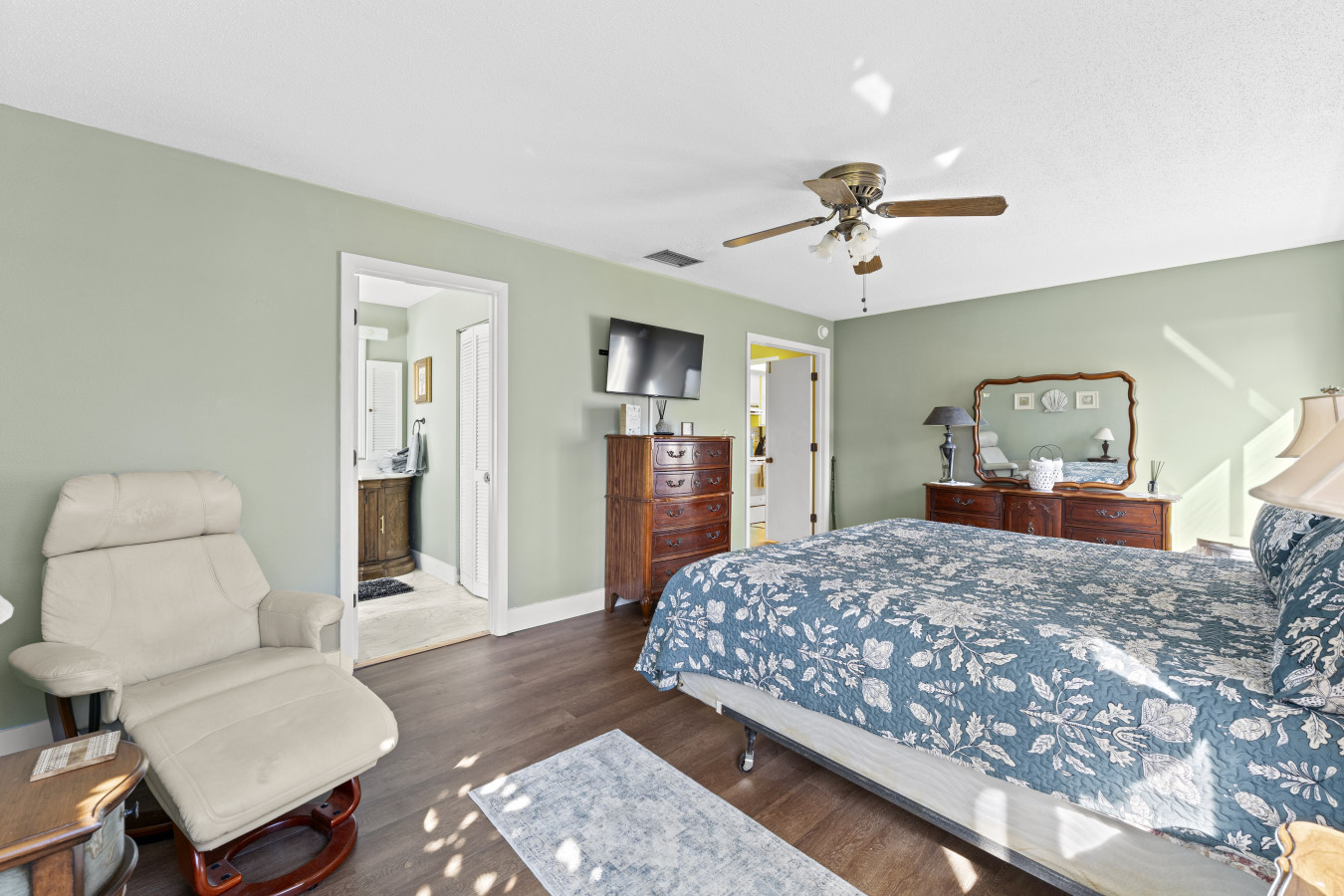Waterfront •  Canal View • Games • King Bed - Port Charlotte