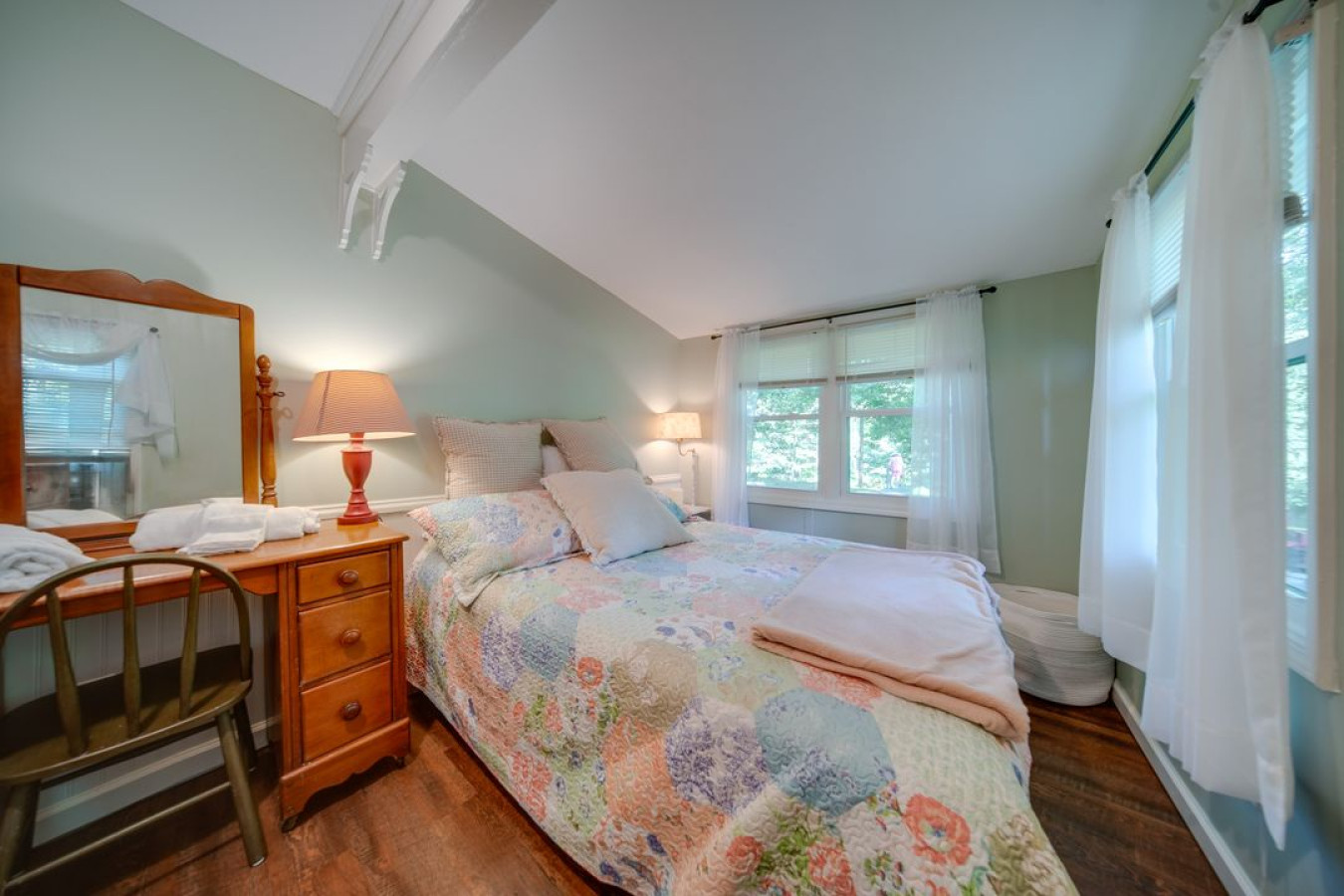 earth's-river-retreat:-kayaks-wineries-and-gotl/