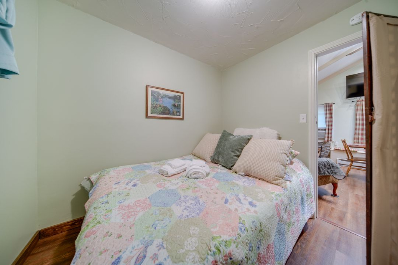 earth's-river-retreat:-kayaks-wineries-and-gotl/