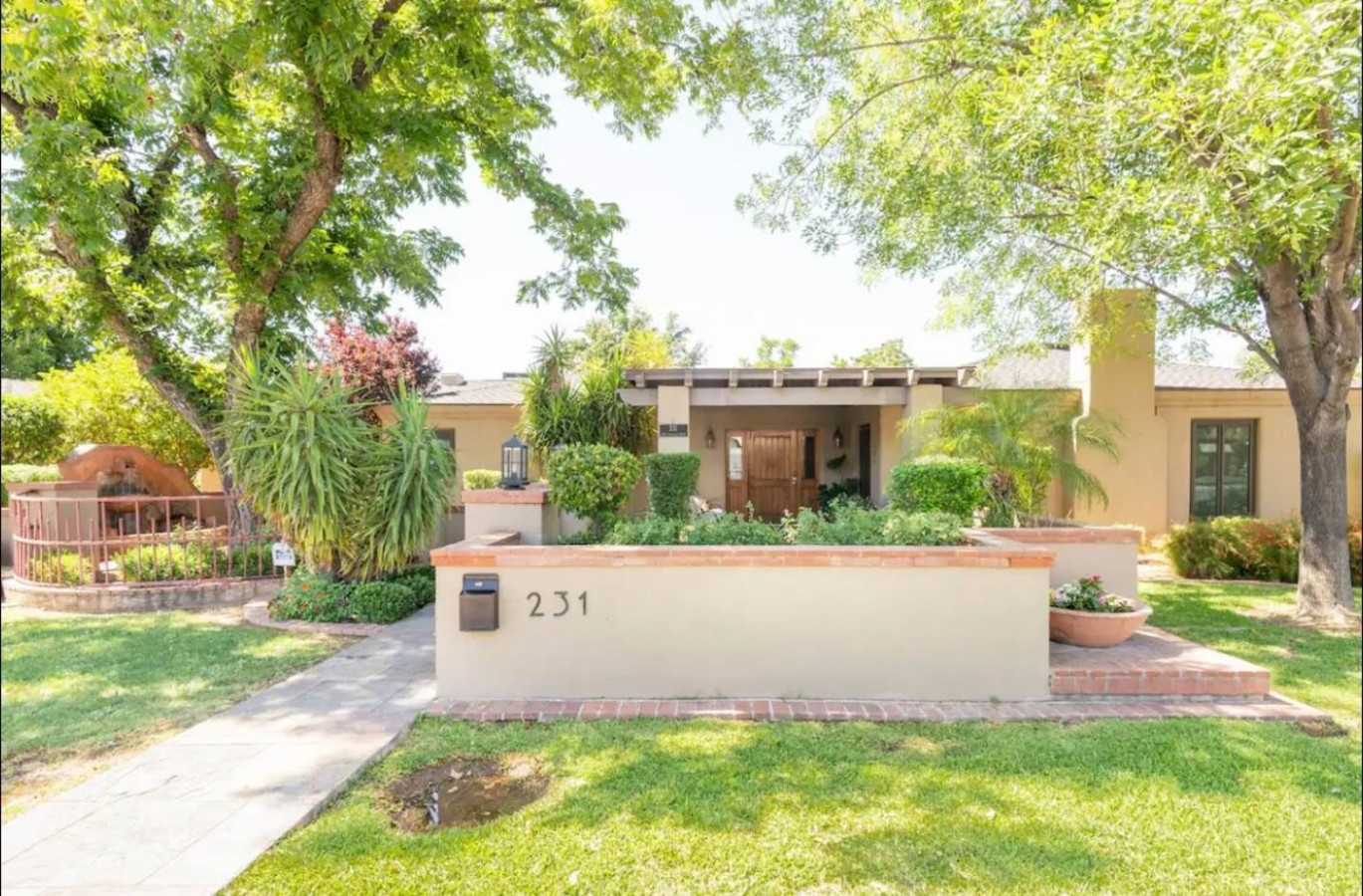 Desert Oasis: 5BR Home with Pool & Firepit - Phoenix