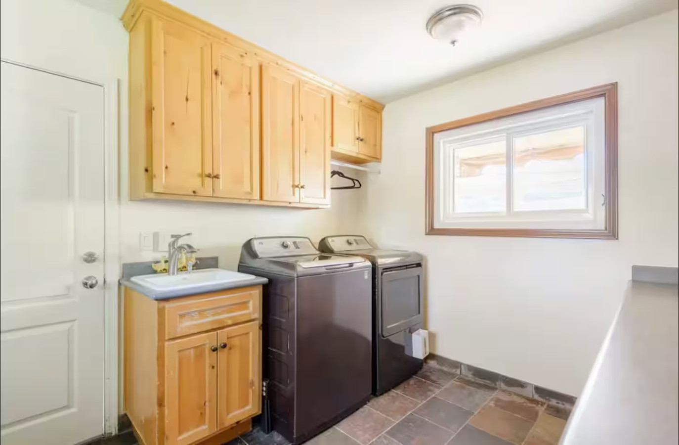 Desert Oasis: 5BR Home with Pool & Firepit - Phoenix