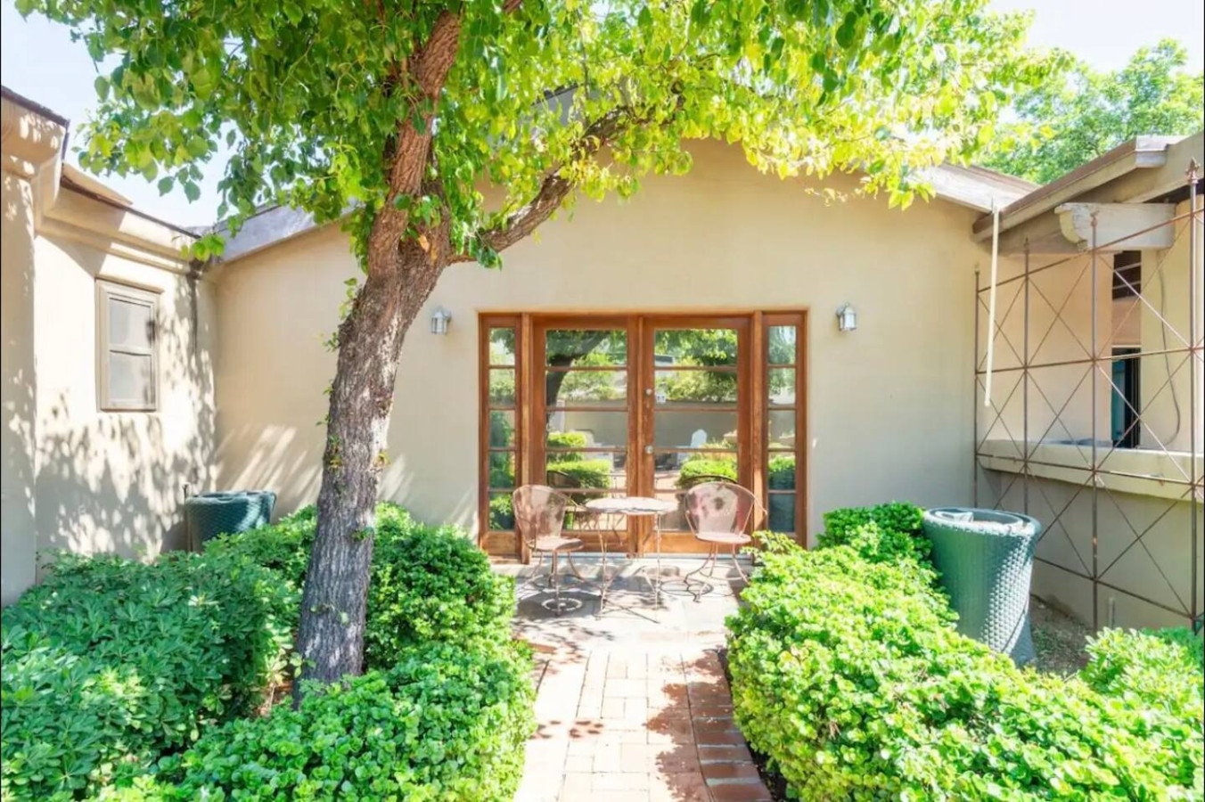 Desert Oasis: 5BR Home with Pool & Firepit - Phoenix