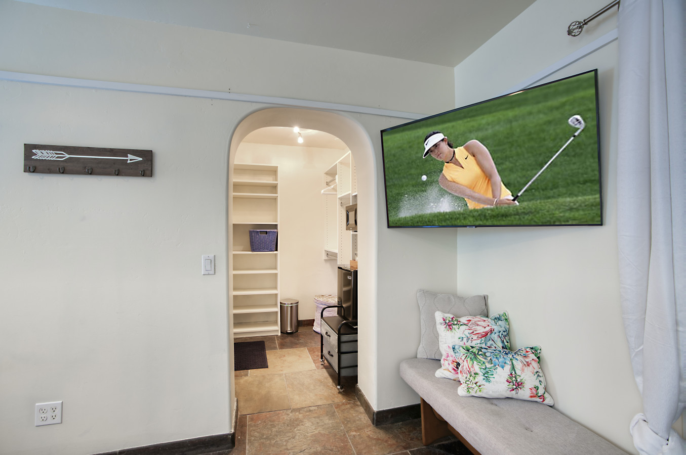 Desert Oasis: 5BR Home with Pool & Firepit - Phoenix