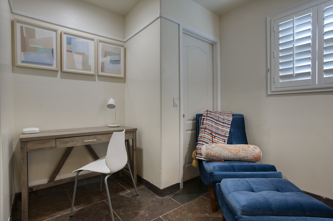 Desert Oasis: 5BR Home with Pool & Firepit - Phoenix