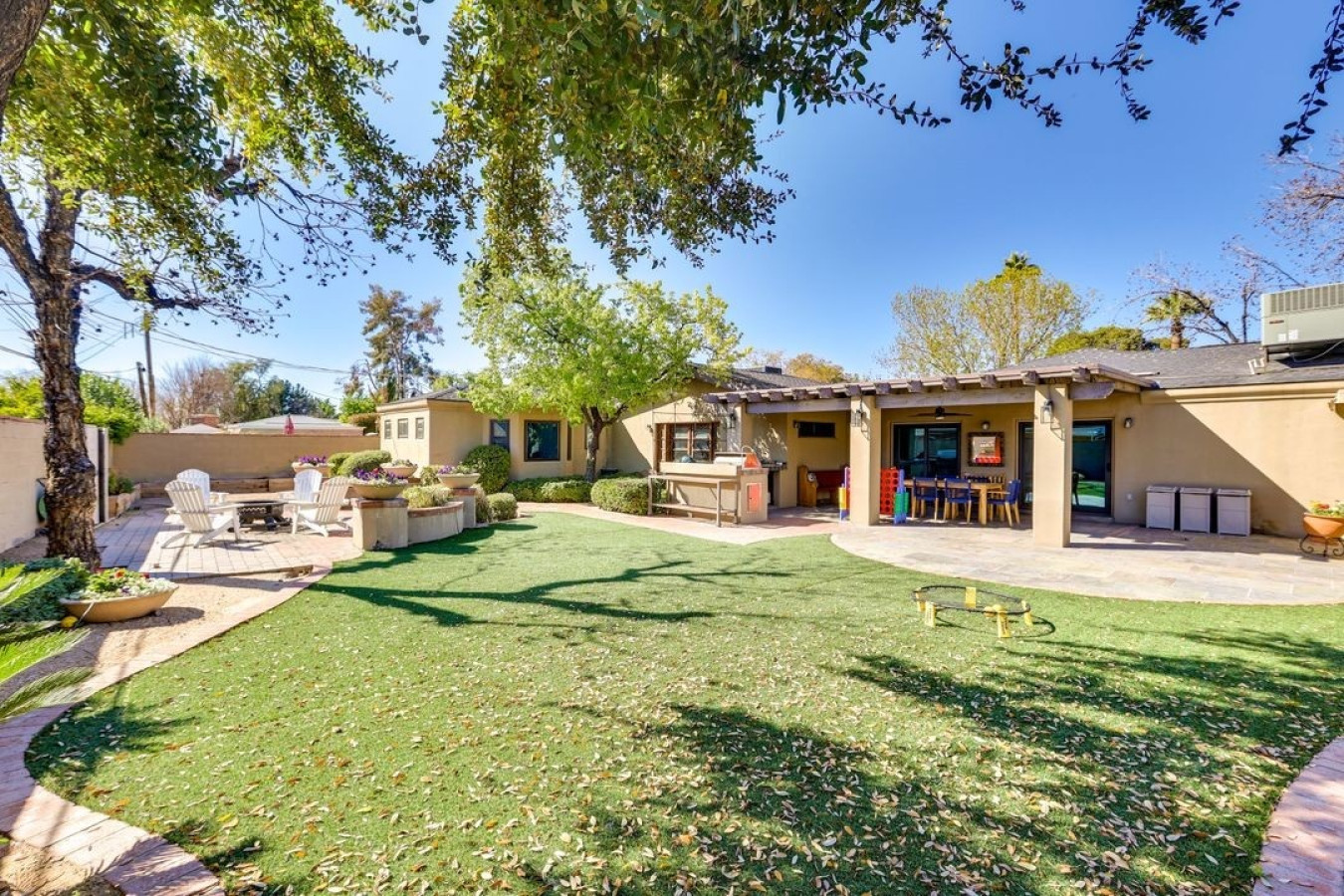 Desert Oasis: 5BR Home with Pool & Firepit - Phoenix