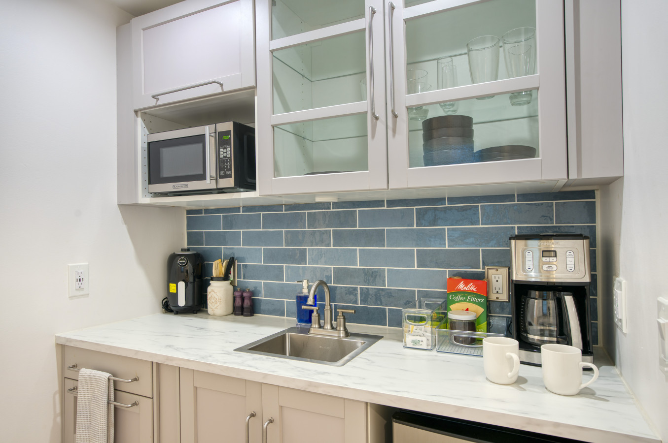 Desert Oasis: 5BR Home with Pool & Firepit - Phoenix