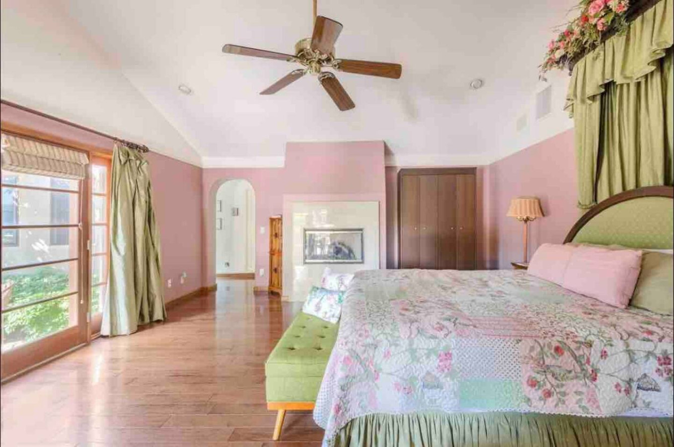 Desert Oasis: 5BR Home with Pool & Firepit - Phoenix