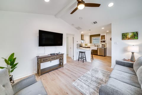 Chic San Antonio Cottage: 5 Miles to Downtown