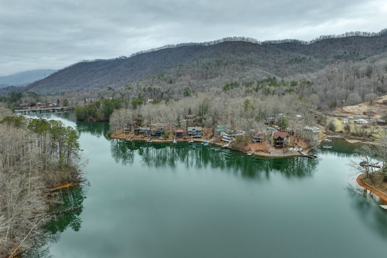 Welcome to Santeetlah Lake Cabin – your perfect lakeside escape! Enjoy stunning waterfront views, direct lake access, and endless outdoor adventure right from your doorstep.