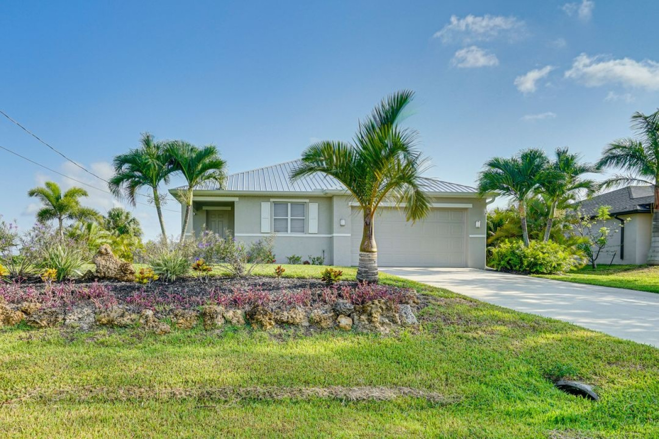 Your perfect getaway awaits! Stay in this comfortable, spacious home with beautiful canal views and easy access to local attractions.