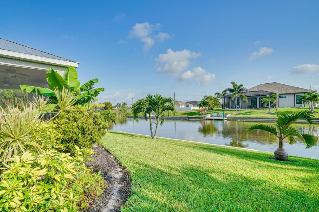 Enjoy the perfect blend of comfort and waterfront beauty with stunning canal views right outside your door.