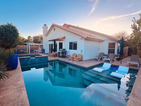 Casa Palmillo | Pool, Hot Tub & Mini Golf!