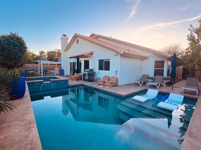 Casa Palmillo | Piscine, Bain à remous & Mini Golf ! - Indio