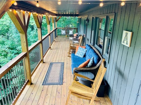 SkyBarn on Rocky Knob - Views Relaxation Adventure