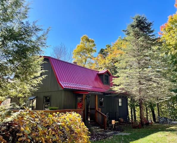 SkyBarn on Rocky Knob - Views Relaxation Adventure - Zionville