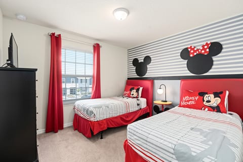 Mickey & Minnie