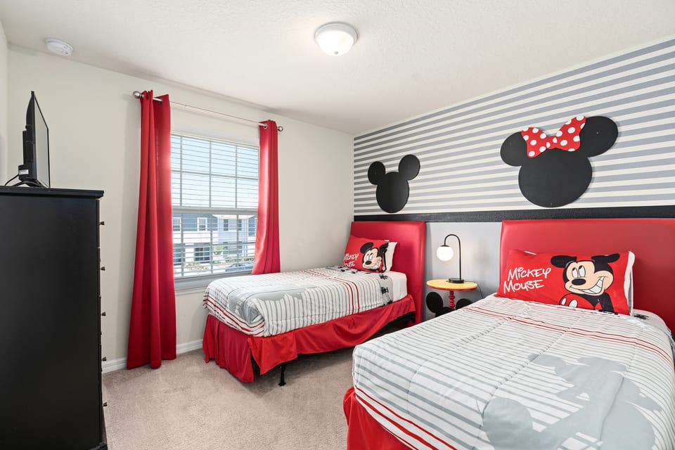 Mickey & Minnie