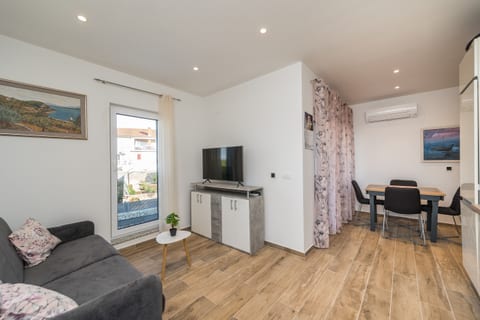 Apartments Cozy - Unit 376702-13