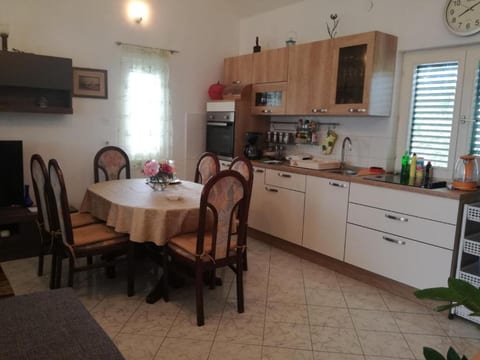 Apartment Nansi - Unit 376779-13