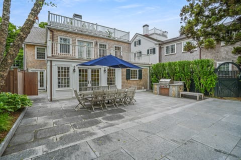 Connaught House Luxury North Water Street enclave with pool