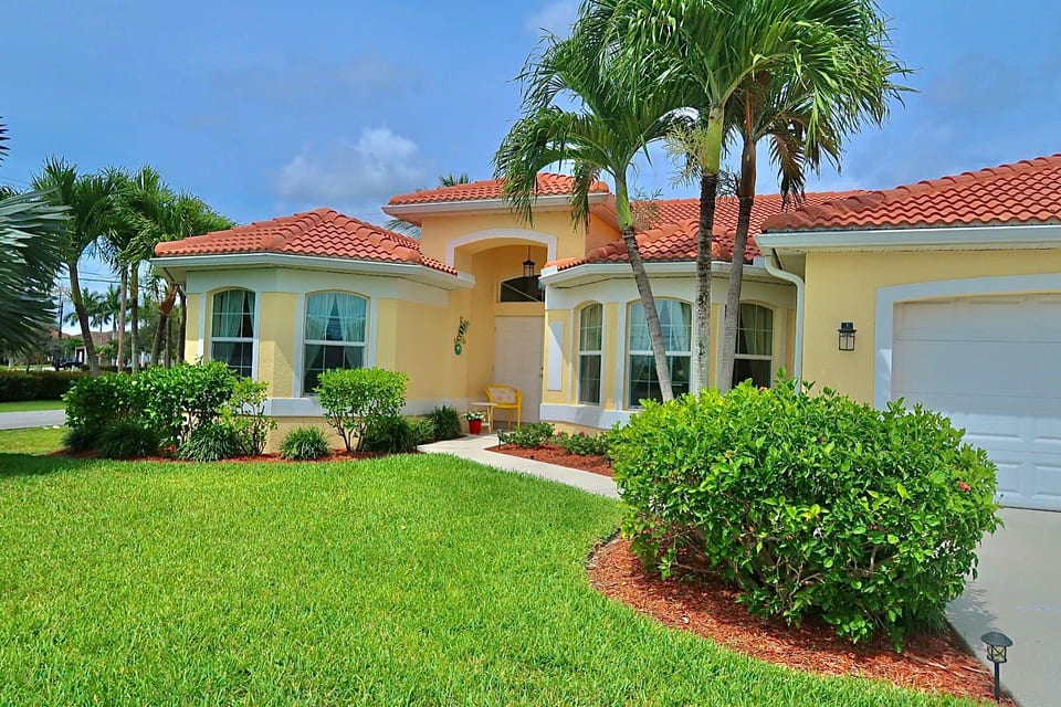 Villa Lahaina | Heated Pool - Cape Coral
