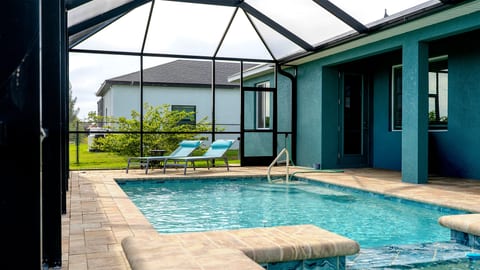 Villa Teal Paradise | Pool & Spa | Canal Front | Golf Course