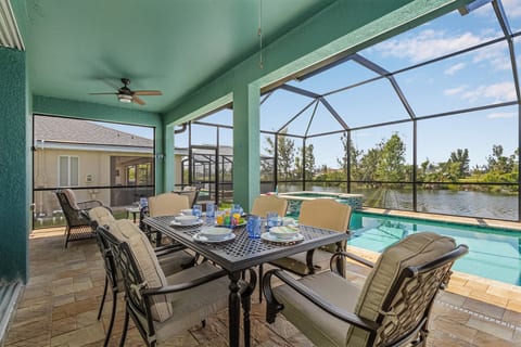 Villa Teal Paradise | Pool & Spa | Canal Front | Golf Course