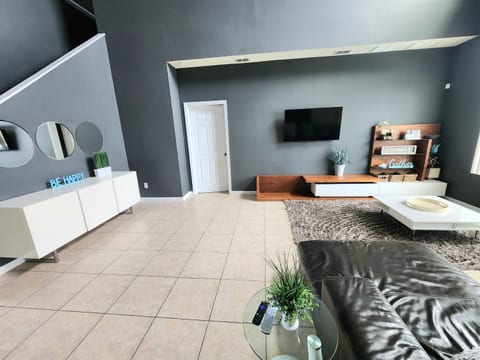 CRYSTAL COVE (4725BD) - 5BR 3.5BA Pool home with Lake View