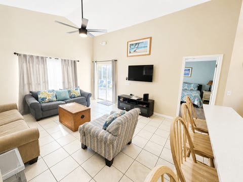 OAK ISLAND - 4BR 3BA Home w/ Pool & Games Room